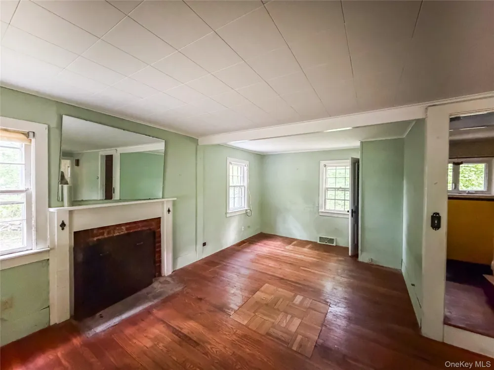 126 S Quaker Lane Hyde Park, NY 12538
