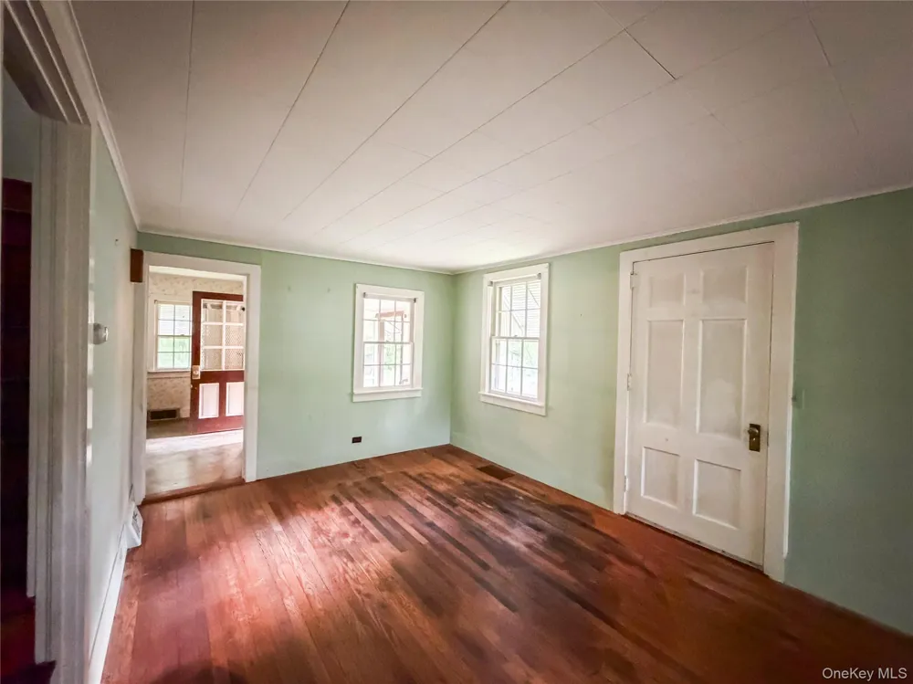 126 S Quaker Lane Hyde Park, NY 12538