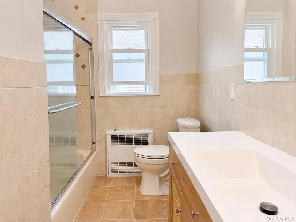 35 Gibson #2 Valley Stream, NY 11581