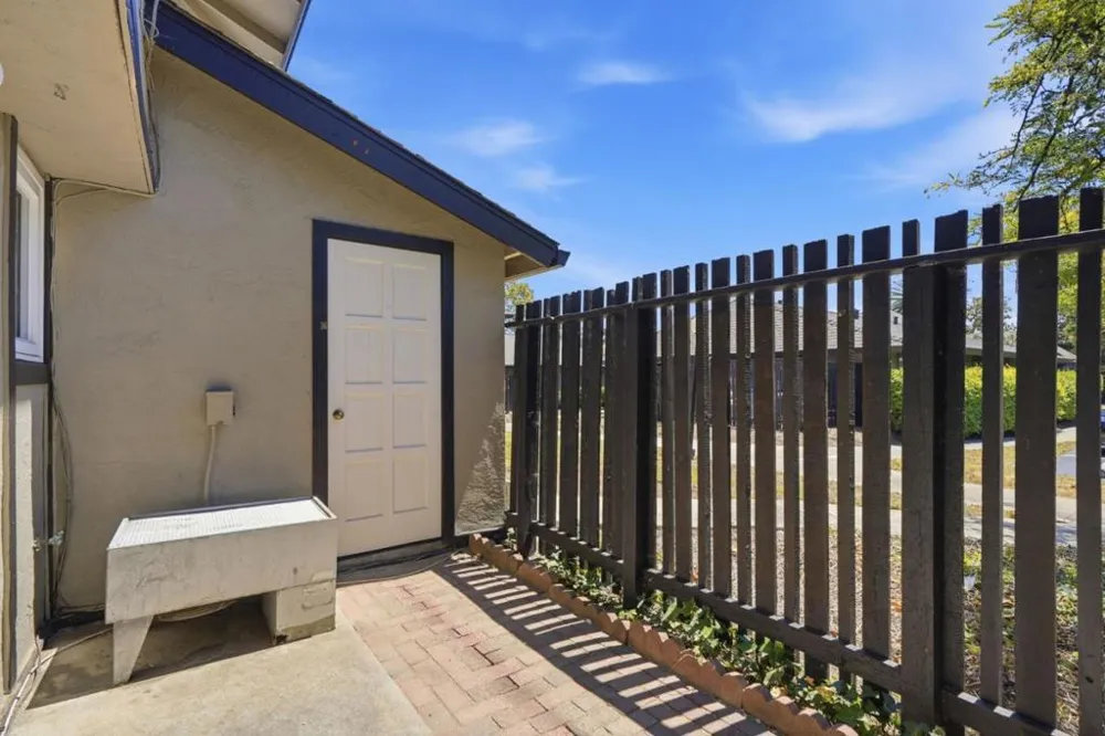 1806 Chinquapin Court #C Concord, CA 94519