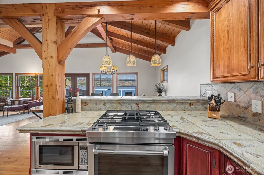 93 Lord Acres Road Chelan, WA 98816