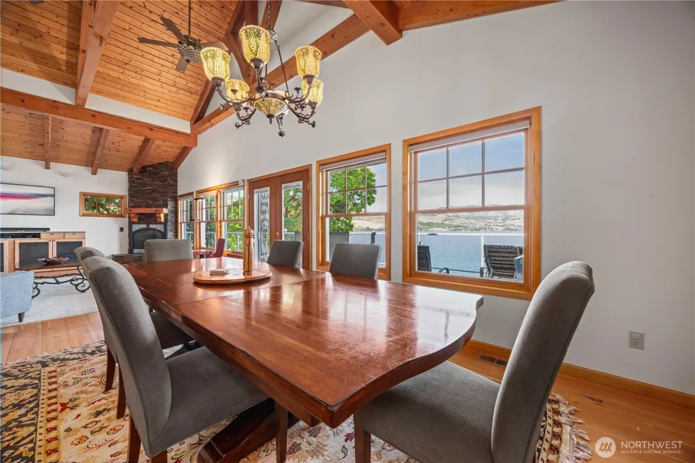 93 Lord Acres Road Chelan, WA 98816