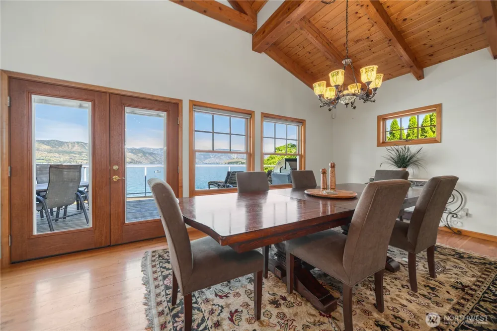 93 Lord Acres Road Chelan, WA 98816