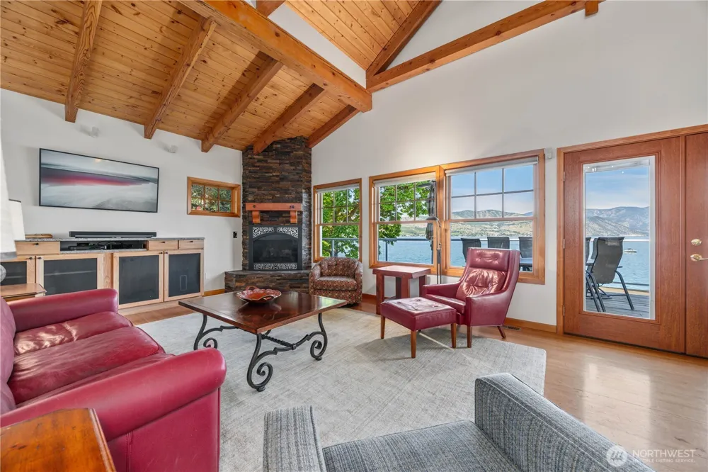 93 Lord Acres Road Chelan, WA 98816