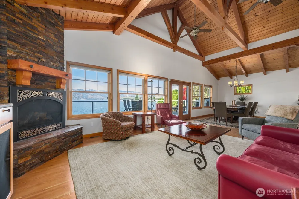 93 Lord Acres Road Chelan, WA 98816