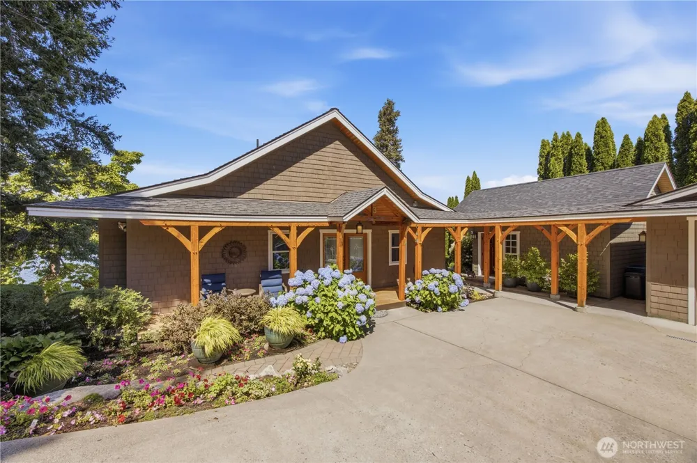 93 Lord Acres Road Chelan, WA 98816