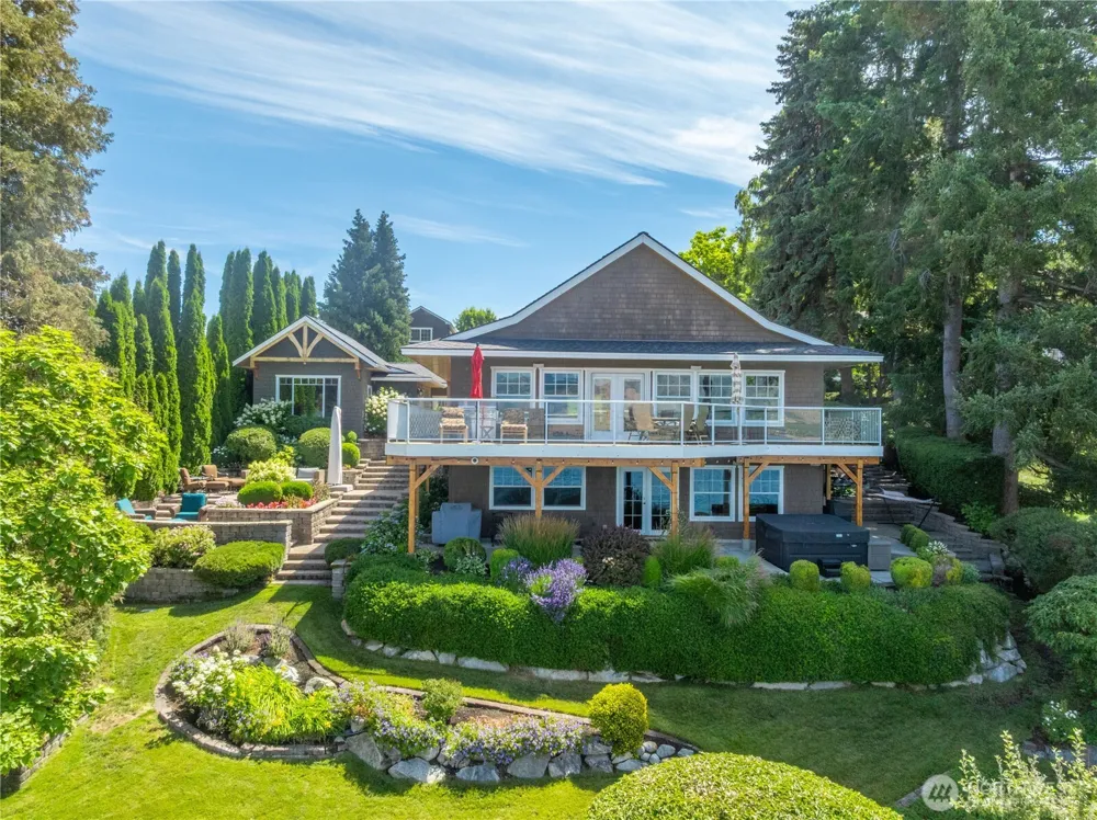 93 Lord Acres Road Chelan, WA 98816
