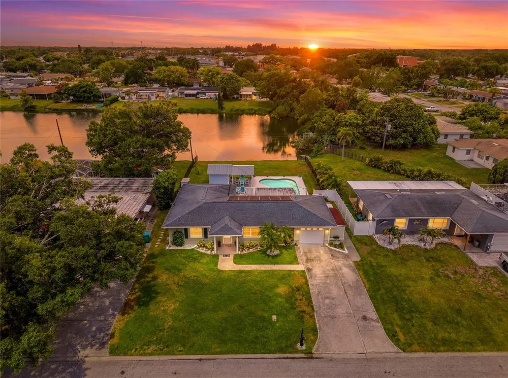 4822 60TH WAY Kenneth City, FL 33709