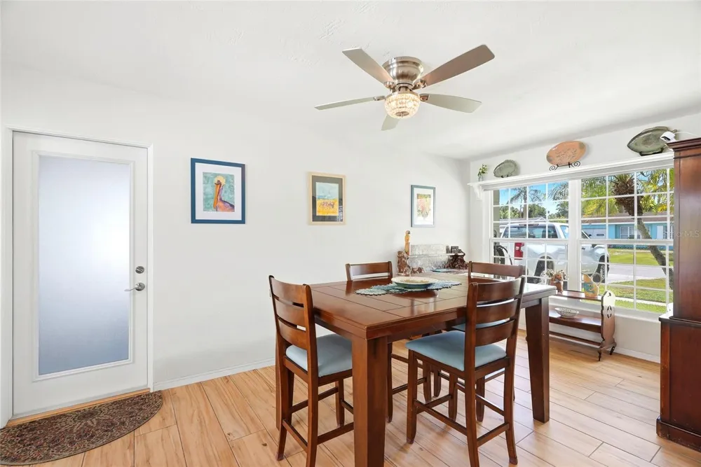 4822 60TH WAY Kenneth City, FL 33709