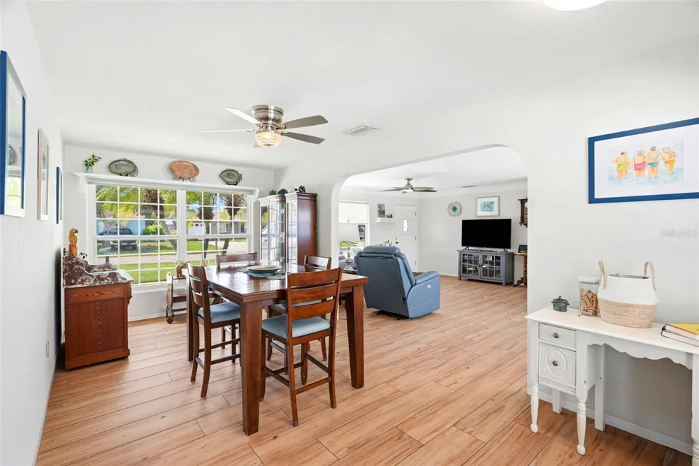 4822 60TH WAY Kenneth City, FL 33709