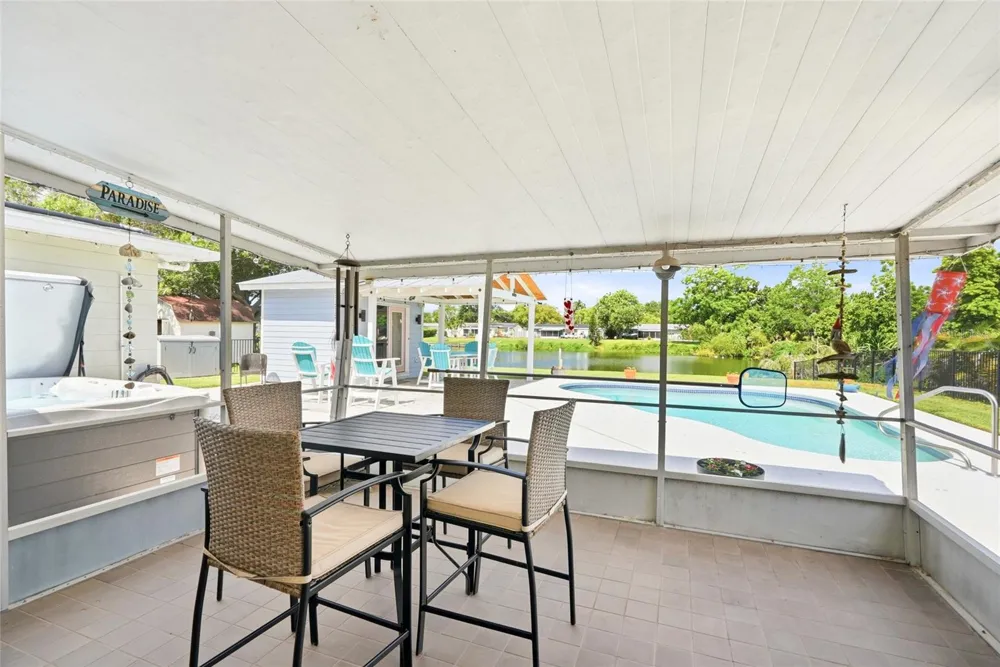 4822 60TH WAY Kenneth City, FL 33709