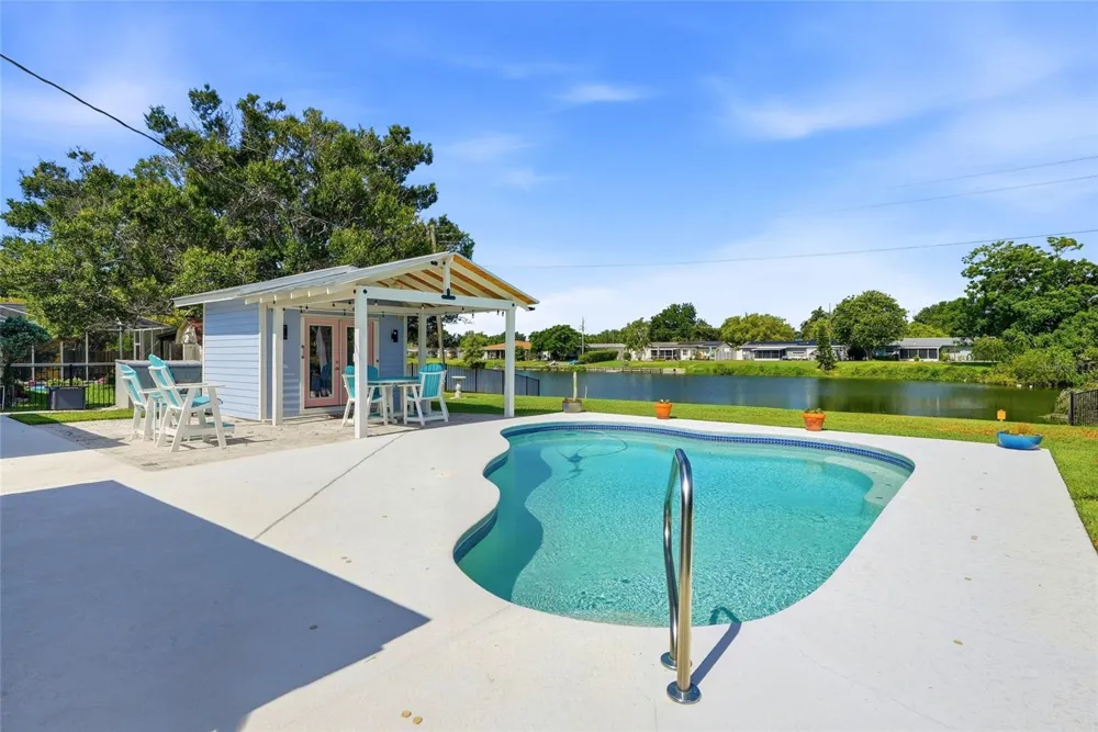 4822 60TH WAY Kenneth City, FL 33709