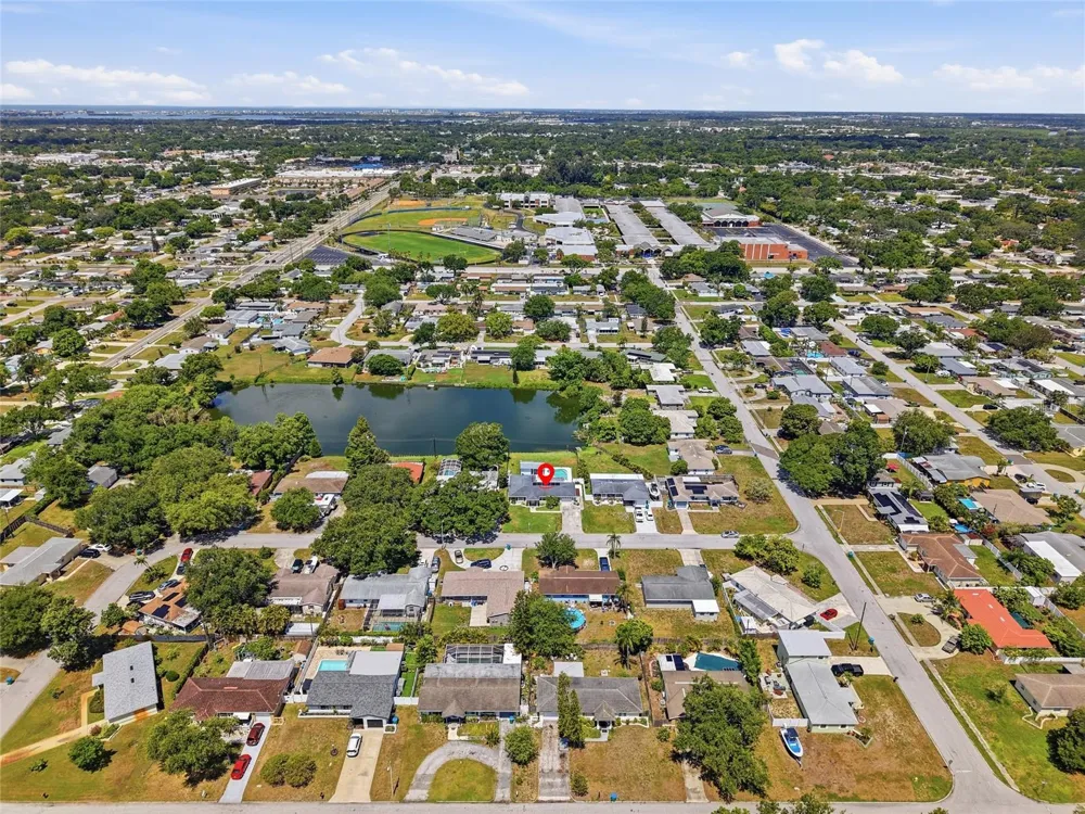 4822 60TH WAY Kenneth City, FL 33709