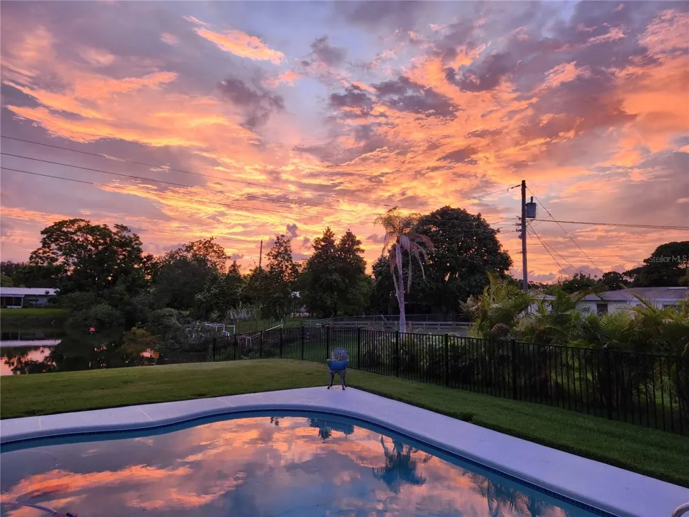 4822 60TH WAY Kenneth City, FL 33709