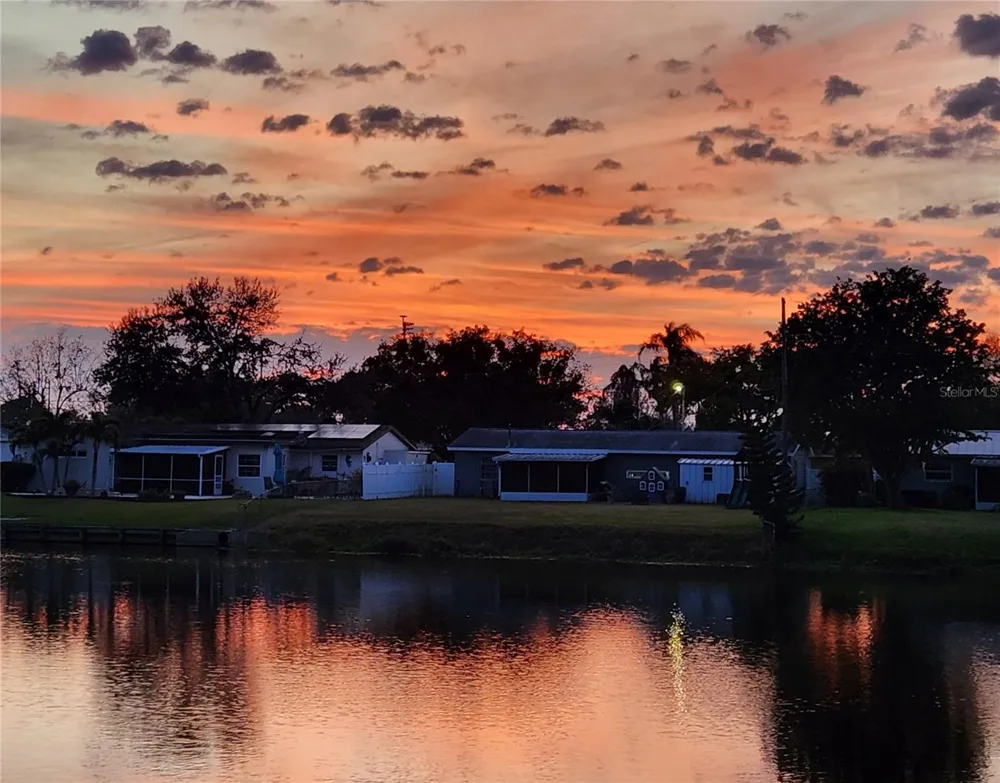 4822 60TH WAY Kenneth City, FL 33709