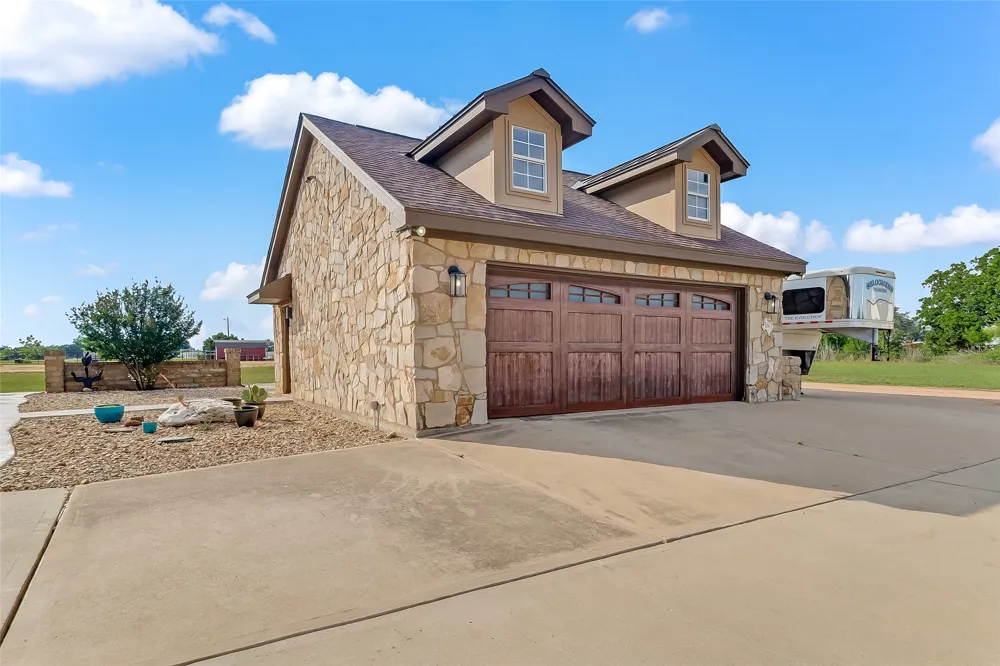 106 Deep Lake Drive Liberty Hill, TX 78642
