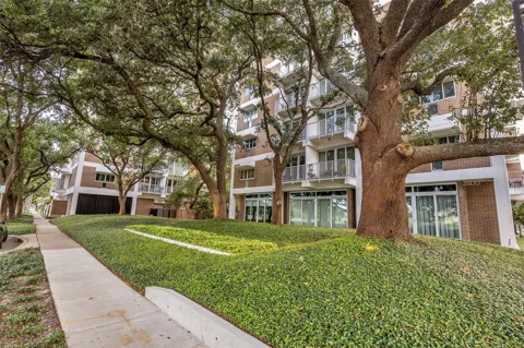 3614 Montrose Boulevard #900