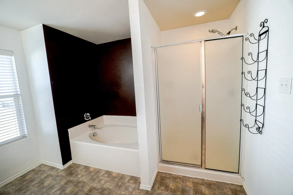 1645 Dream Catcher Way Krum, TX 76249