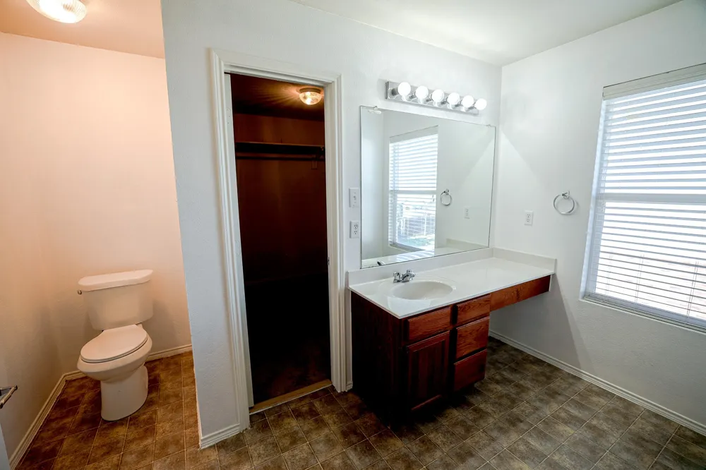 1645 Dream Catcher Way Krum, TX 76249