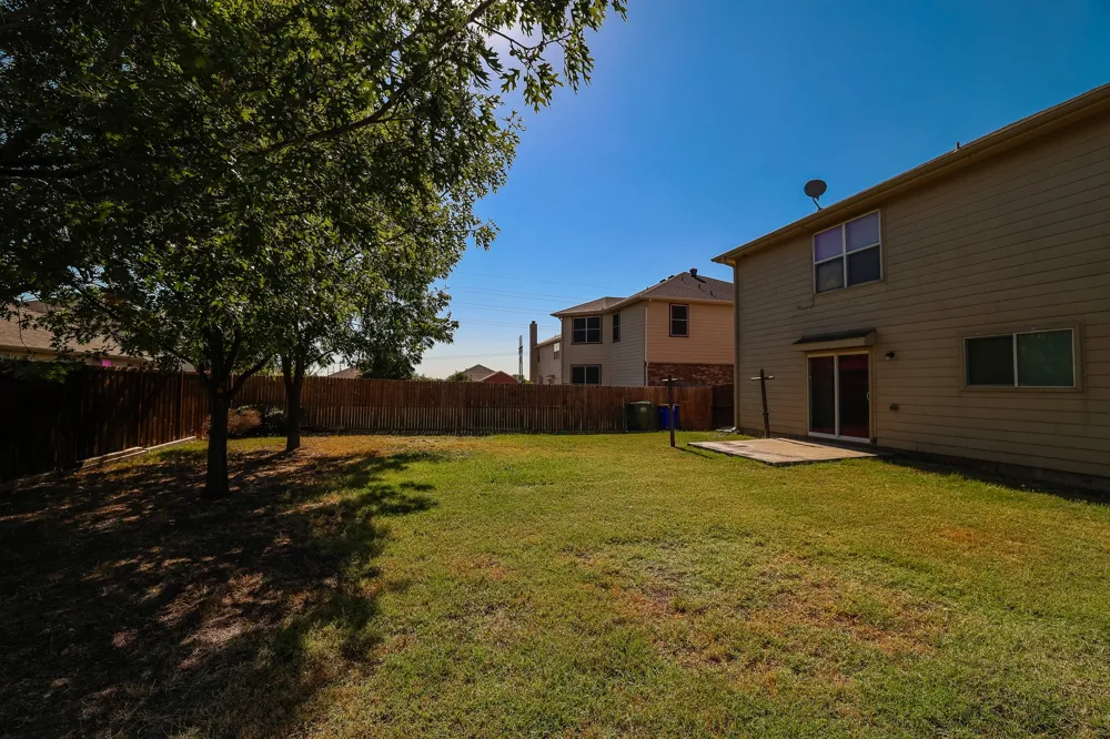 1645 Dream Catcher Way Krum, TX 76249