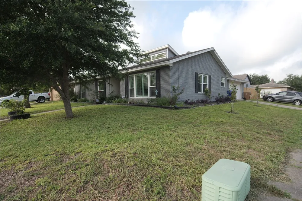 11821 Lori Dr Corpus Christi, TX 78410
