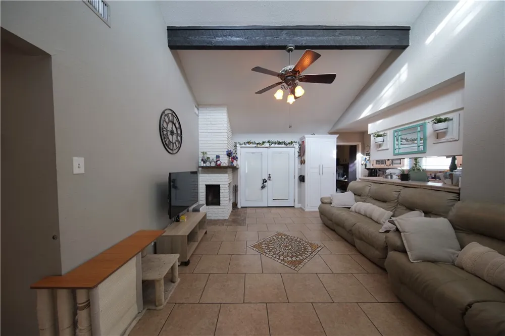 11821 Lori Dr Corpus Christi, TX 78410