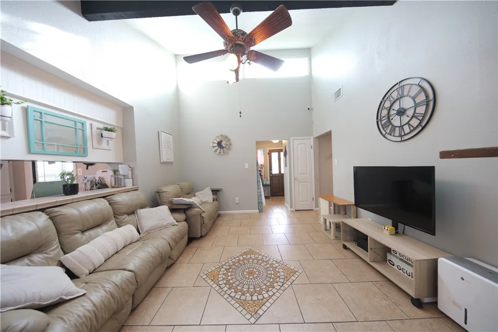 11821 Lori Dr Corpus Christi, TX 78410