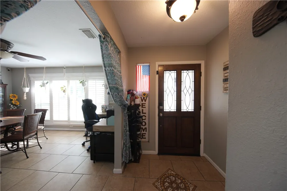 11821 Lori Dr Corpus Christi, TX 78410
