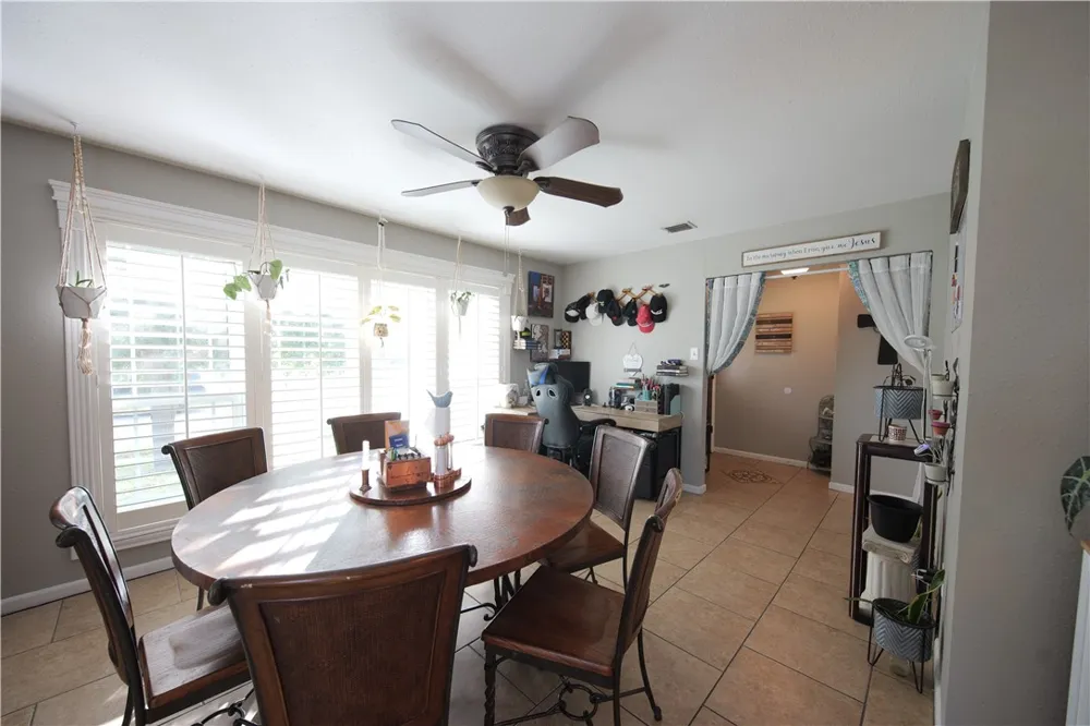 11821 Lori Dr Corpus Christi, TX 78410