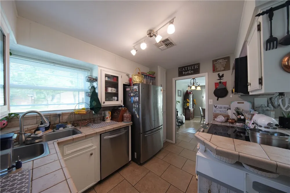 11821 Lori Dr Corpus Christi, TX 78410