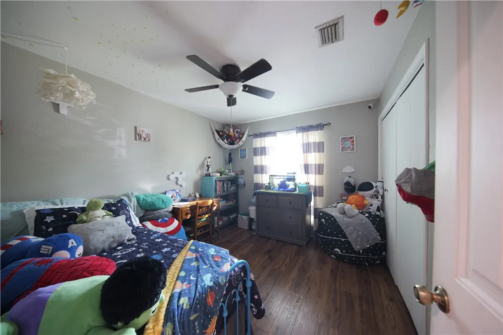 11821 Lori Dr Corpus Christi, TX 78410
