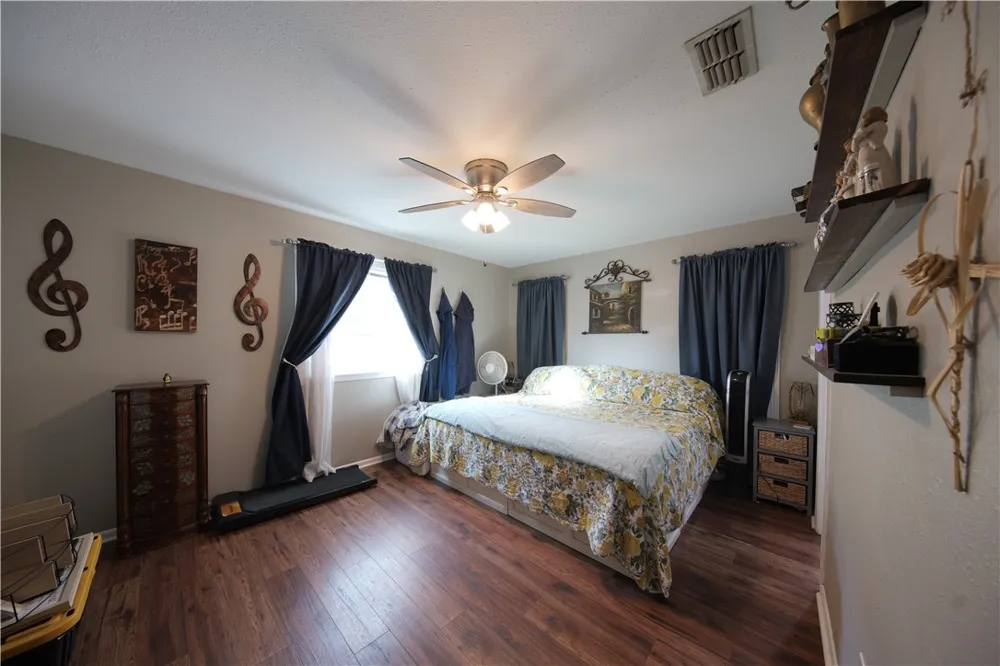 11821 Lori Dr Corpus Christi, TX 78410