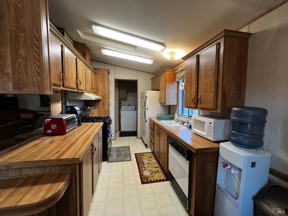 14150 Lakeshore Drive Clearlake, CA 95422