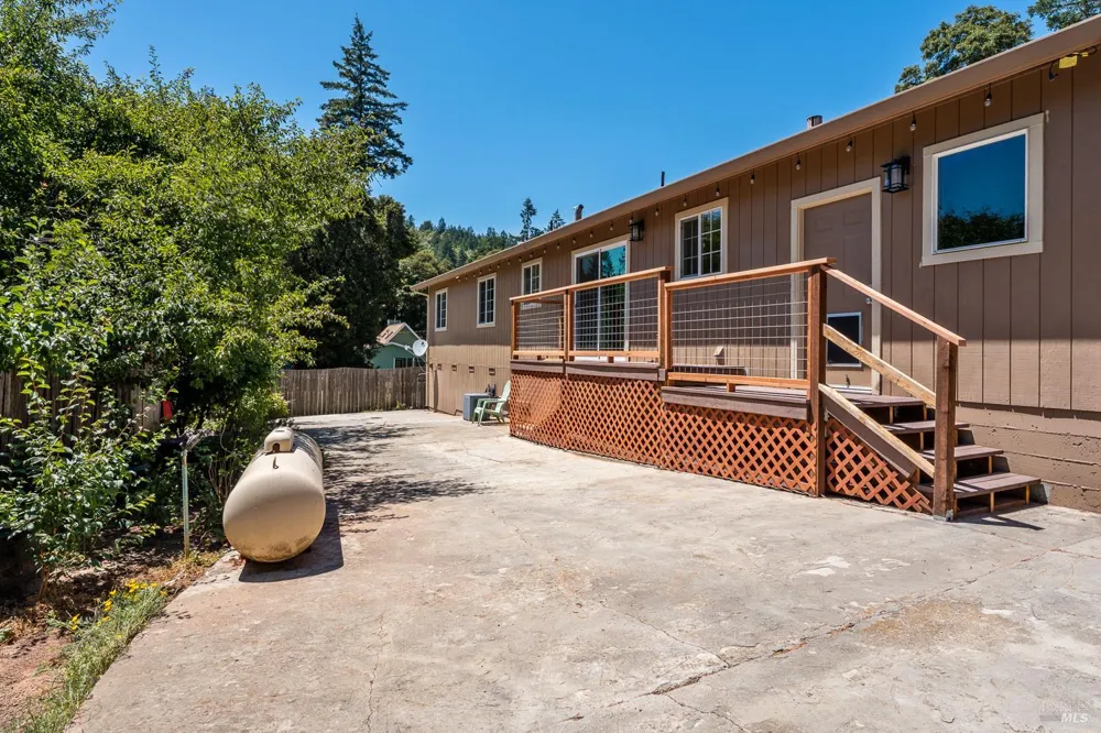 1853 Tulip Place Willits, CA 95490