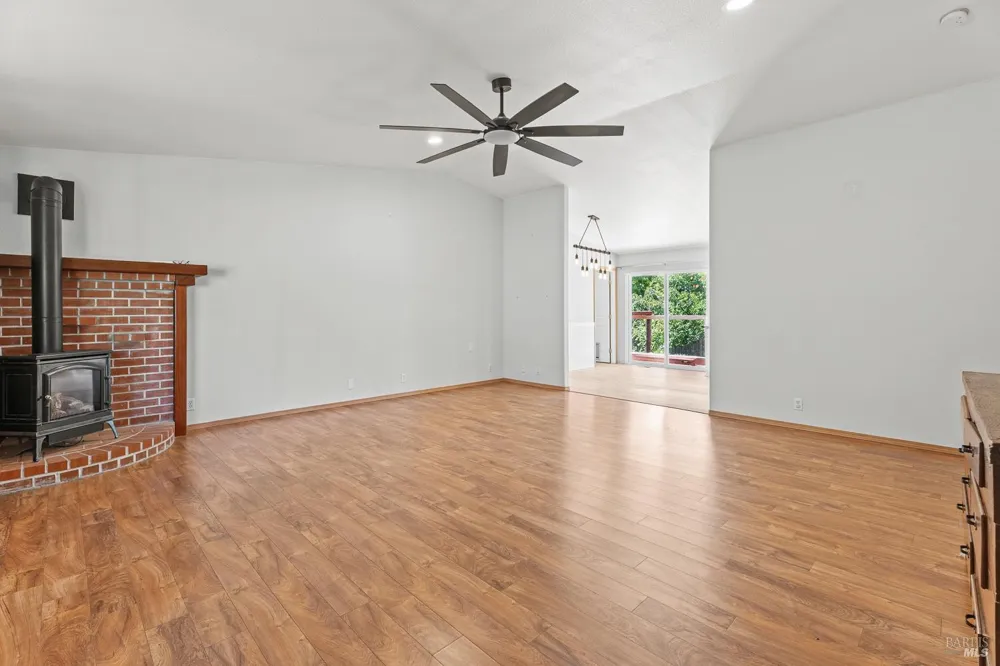 1853 Tulip Place Willits, CA 95490