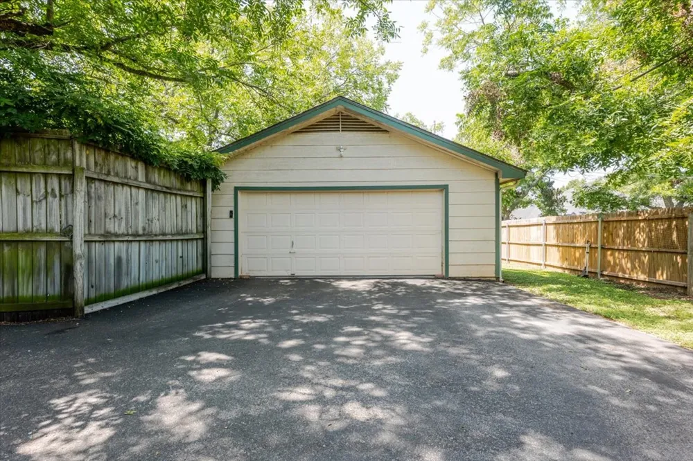 3908 Bandera Drive De Cordova, TX 76049