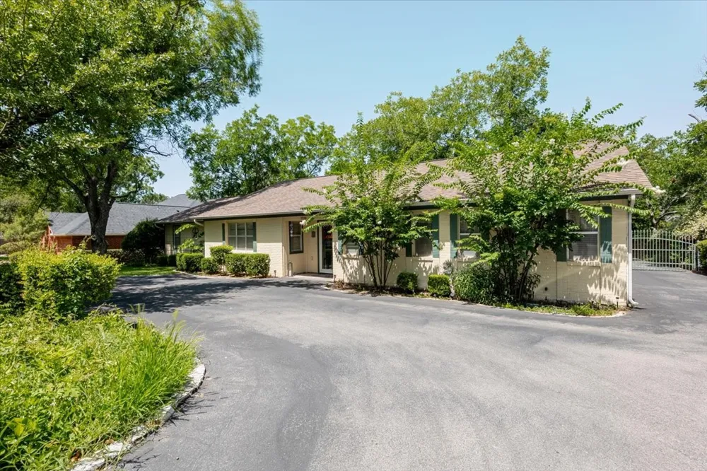 3908 Bandera Drive De Cordova, TX 76049