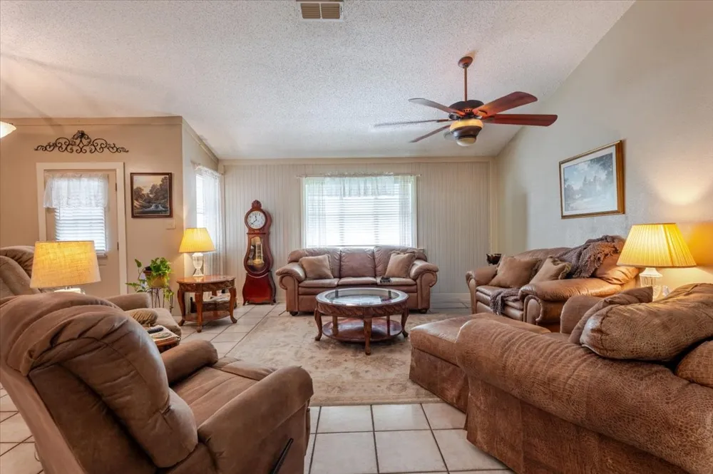 3908 Bandera Drive De Cordova, TX 76049
