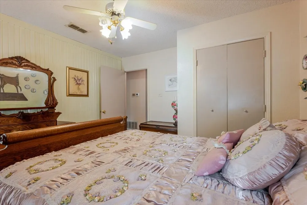 3908 Bandera Drive De Cordova, TX 76049