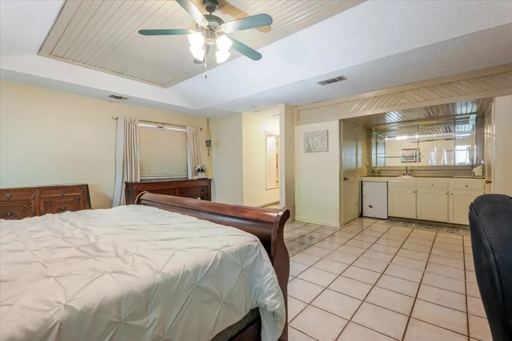 3908 Bandera Drive De Cordova, TX 76049