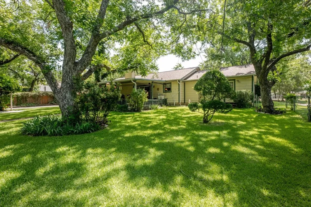 3908 Bandera Drive De Cordova, TX 76049