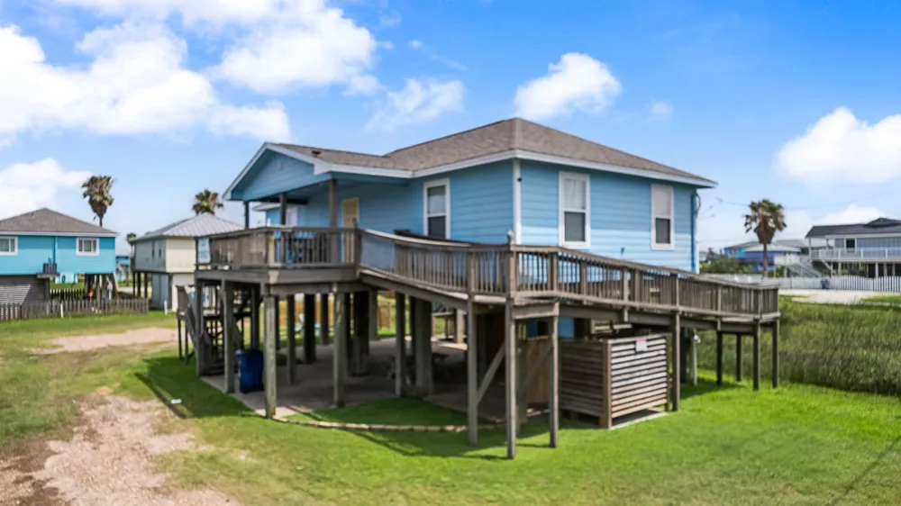 818 Surf Drive Surfside Beach, TX 77541
