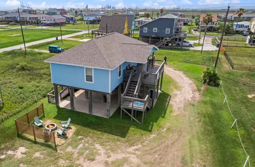 818 Surf Drive Surfside Beach, TX 77541