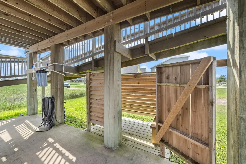 818 Surf Drive Surfside Beach, TX 77541