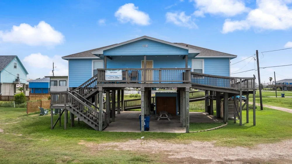 818 Surf Drive Surfside Beach, TX 77541