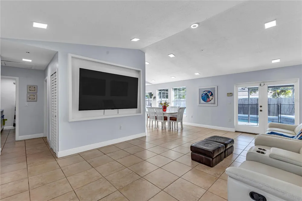 4901 REGINALD ROAD Orlando, FL 32829