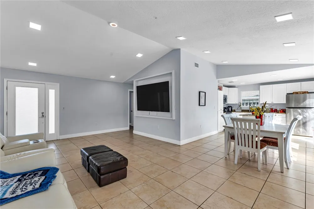 4901 REGINALD ROAD Orlando, FL 32829