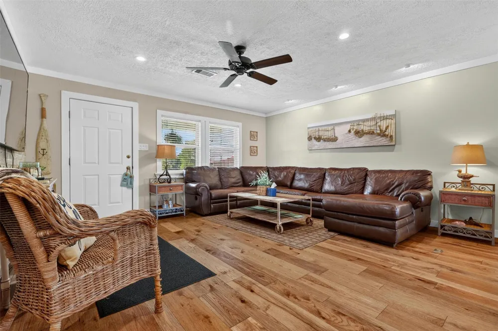 1583 County Road 291 Bay City, TX 77414
