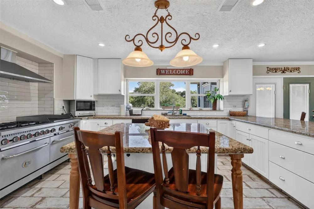 1583 County Road 291 Bay City, TX 77414