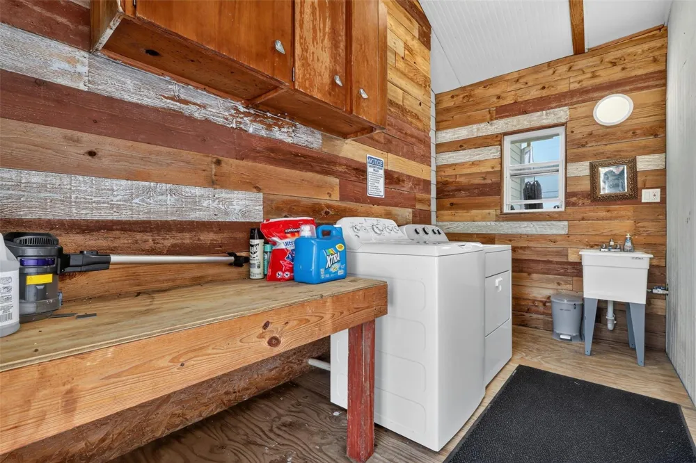 1583 County Road 291 Bay City, TX 77414